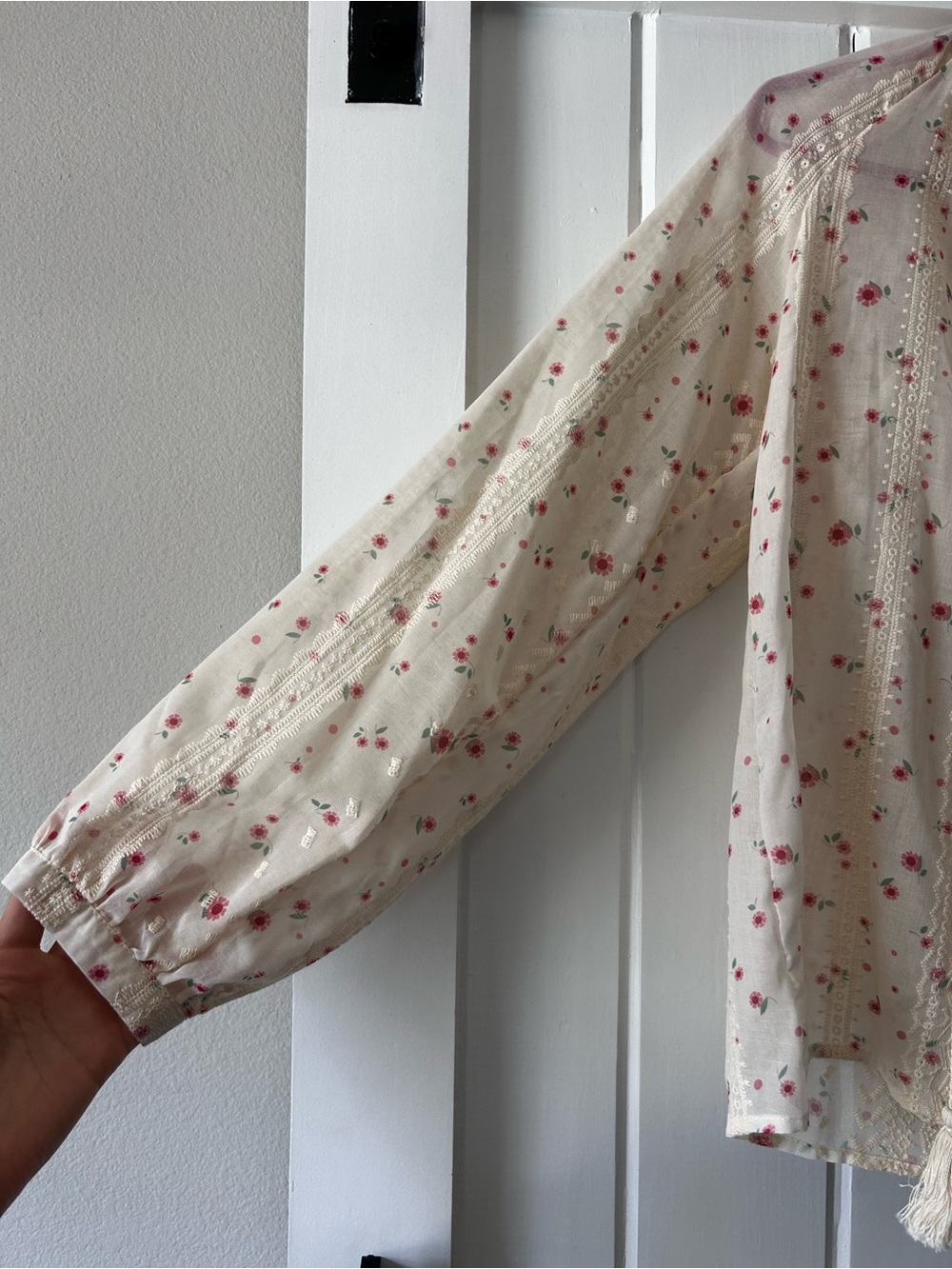 Cream Floral Tie-Neck Peasant Blouse - Picture 2 of 4